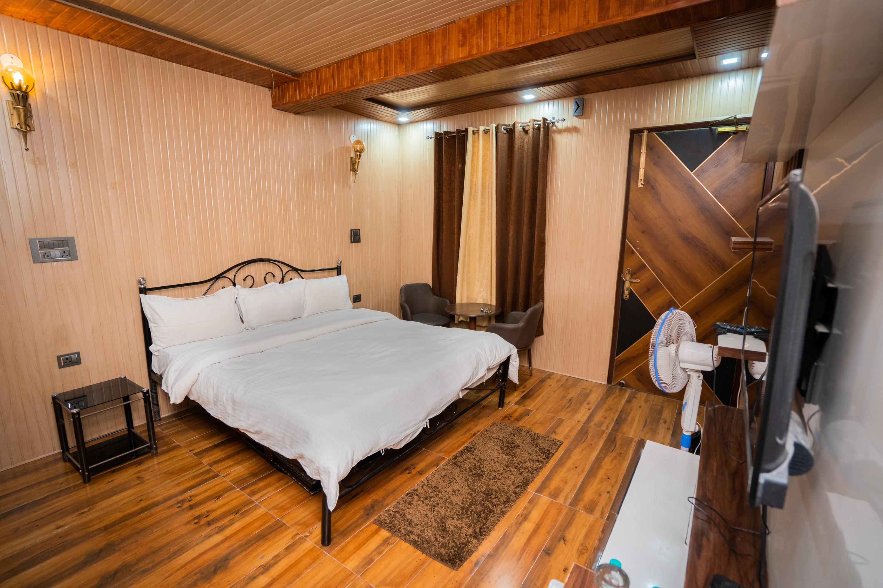 Cabin 2 Image 2